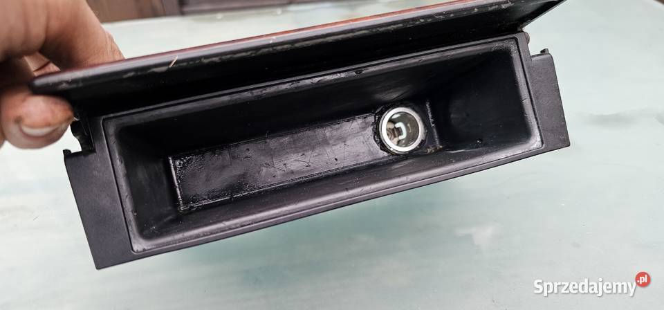 Schowek pod radio mercedes w210 wielkopolskie Zbąszyń