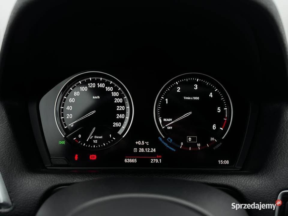 BMW 1 2019 r Serwis Aso BMW sam parkuje Kielce