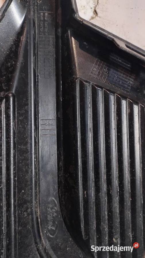 Lewa kratka zderzak Ford Fiesta Active