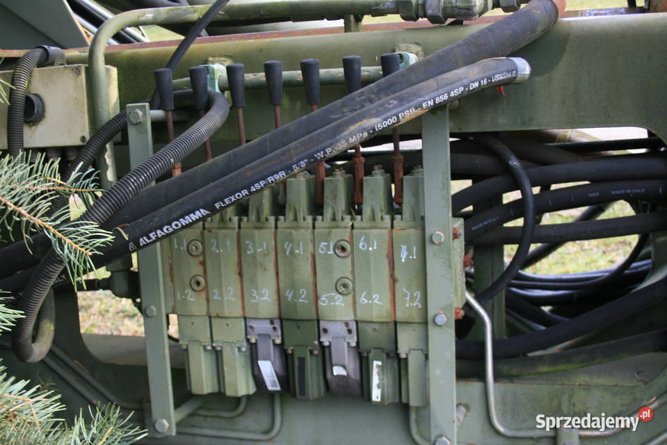 Duże ramię kopiące Schaeff do ciągnika