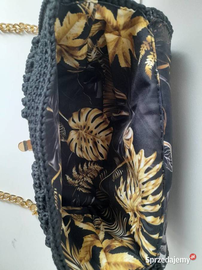 Torebka na szydełku Kuferek