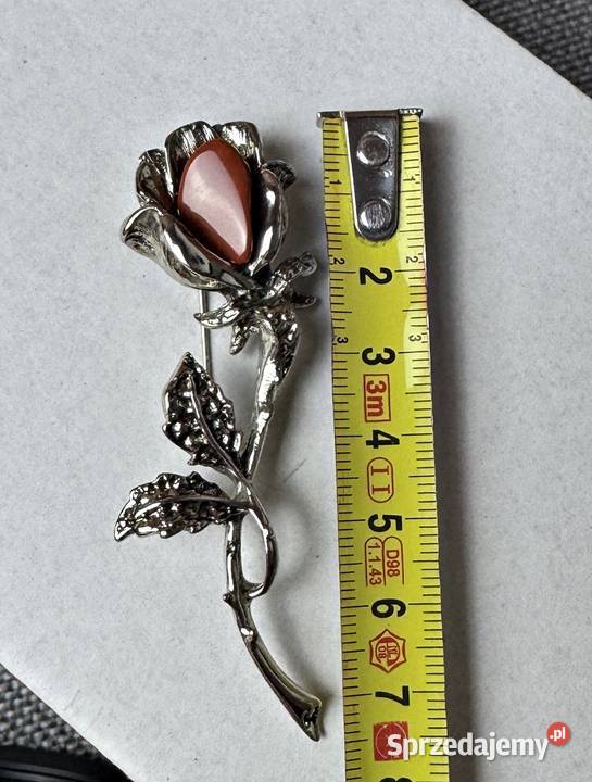 Brożka róża metalowa Warszawa