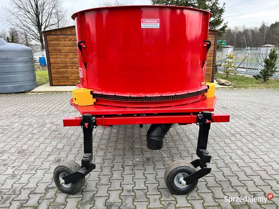 Ścielarka słomy do truskawek ST2 Rozścielacz podlaskie Siemiatycze