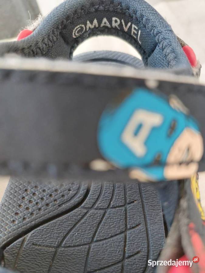 sandały Marvel 20 i klapki Decathlon 1920 2pary Łomża