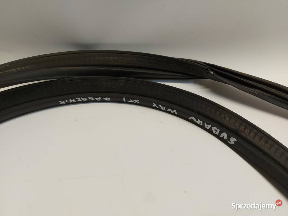 Subaru WRX STI 2015r uszczelka klapy bagażnika osobowe