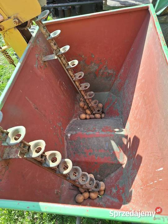 Sprzedam sadzarke do ziemniaków dwurzędową Izbica-Wieś