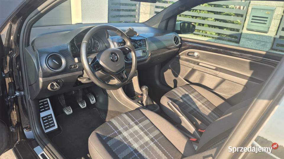 Vw up 2017 czarny wlkp Hatchback Podrzecze sprzedam