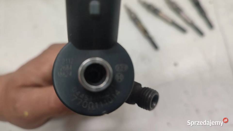 WTRYSKIWACZ 7700111014 0445110021 19 DCI F9K osobowe Włoszczowa