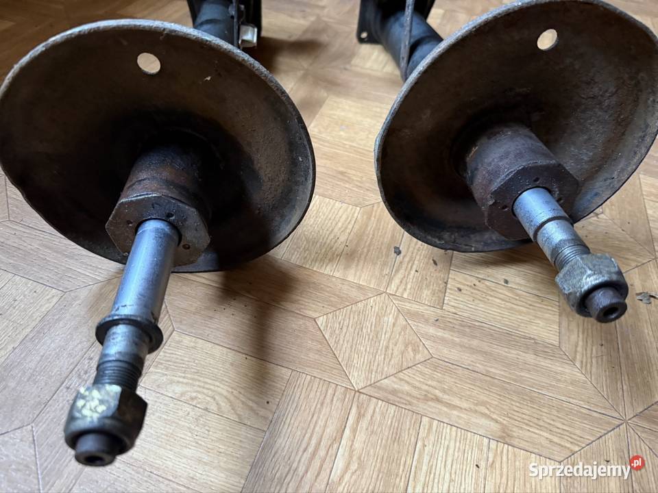 Lagi kolumny mcpersona BMW e24 cs1