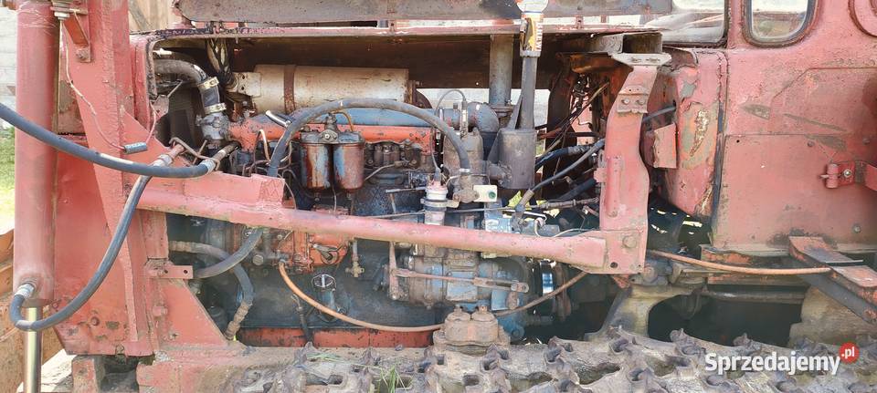 Ciągnik gąsiennicowy spychacz spycharka DT 75 Ciągniki
