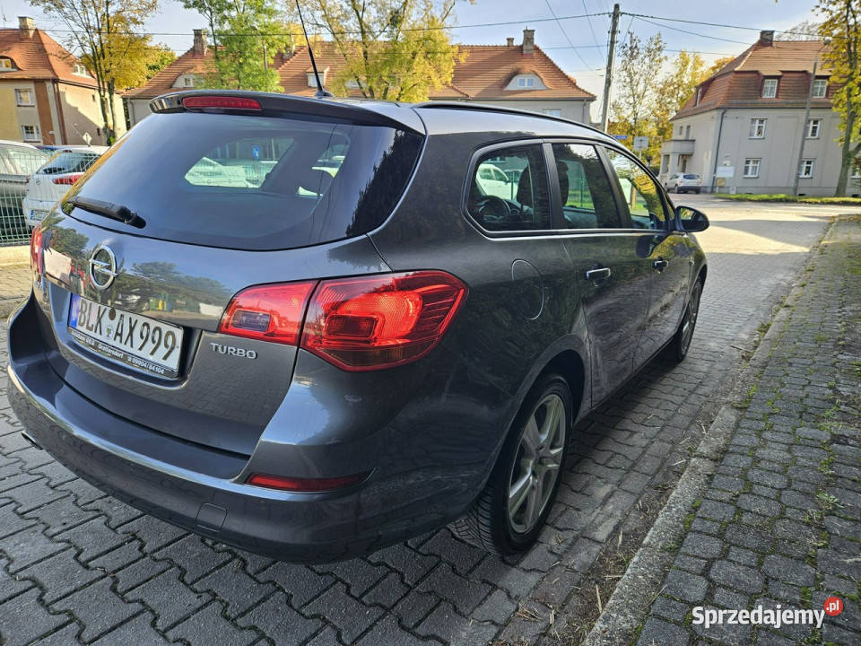 Opel Astra Podgrzewane fotele i kierownica
