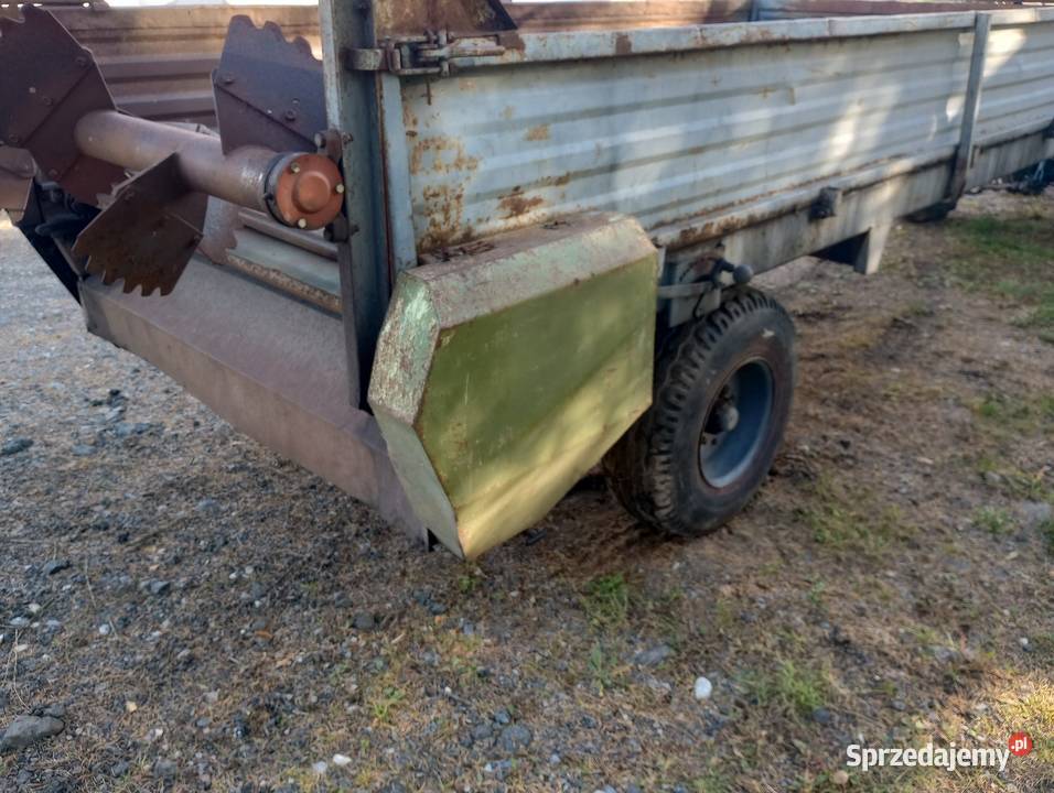 Rozrzutnik obornika jednoosiowy 35 tony brzeg nieuszkodzony Skała