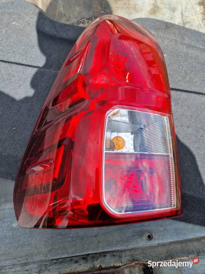 Toyota HILUX VIII lampa tył lewa nowa ORG EU Mielec