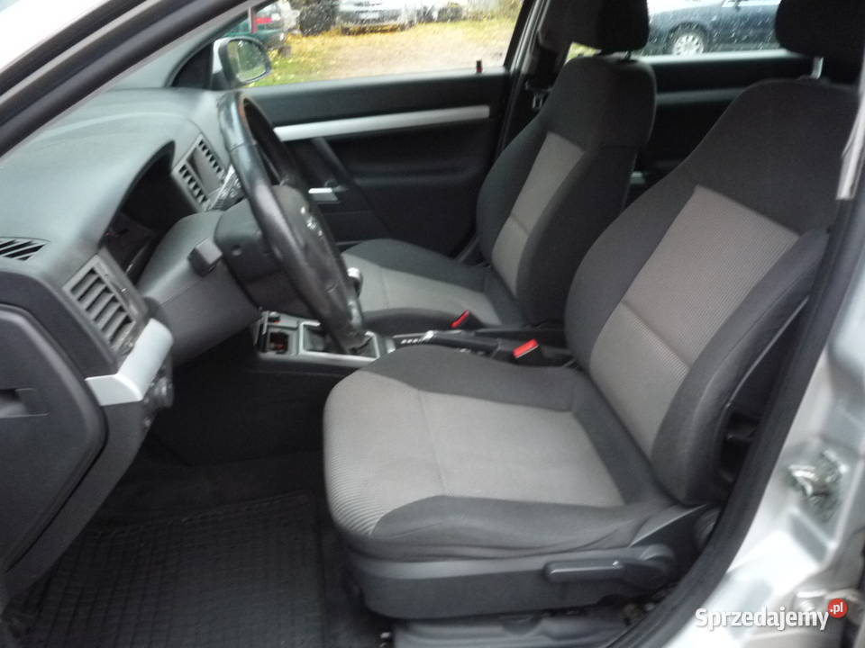 Opel Vectra kombi 22 benz 146 z 122004 roku z 2198cm3 Koluszki