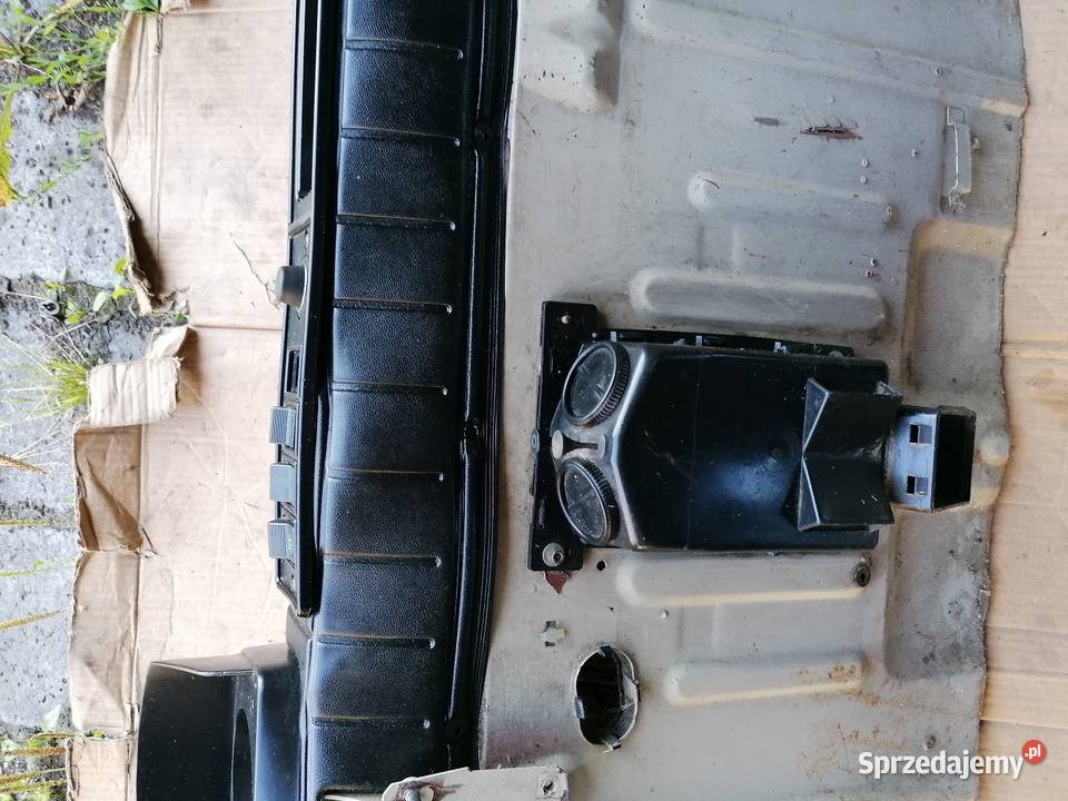 Przód kokpit konsola panel licznik kapliczka Strzelce Opolskie