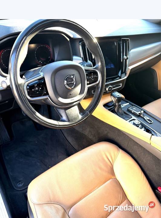 Volvo S90 T6 320 koni S90