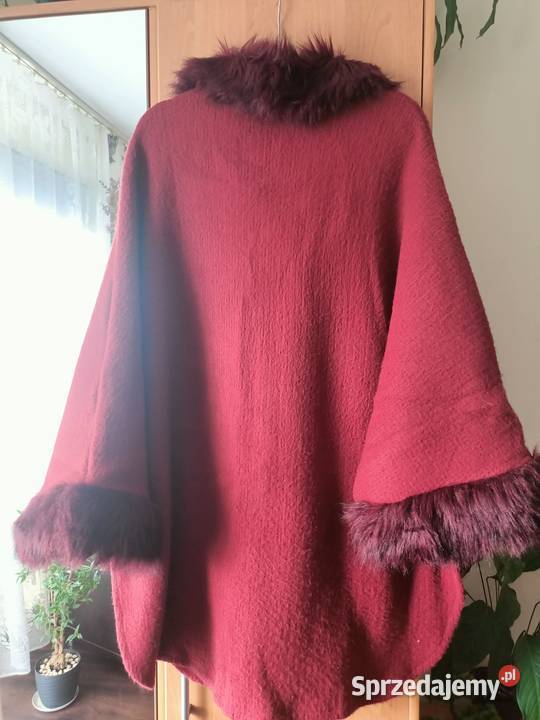 Ponczo wełniane z futerkiem Sosnowiec
