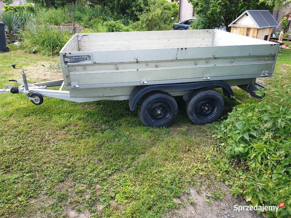 Przyczepa samochodowa dwuosiowa z hamulcem