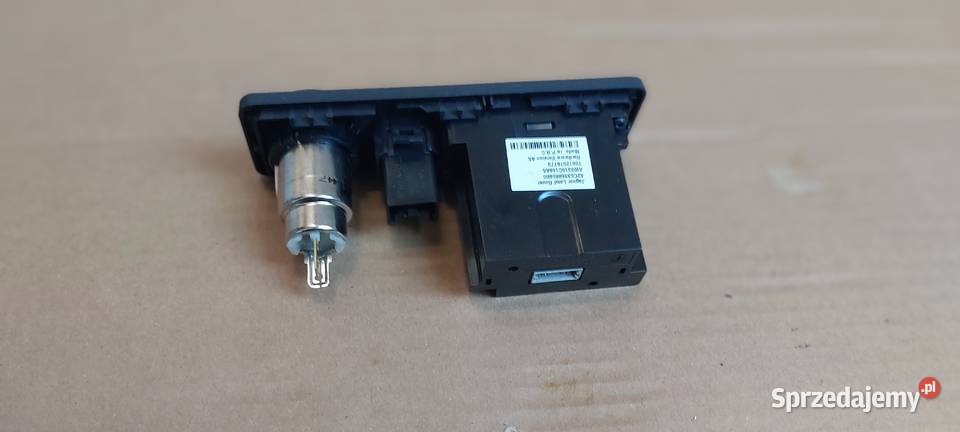 Gniazdo USB AUX JAGUAR LAND ROVER AW9319C166AA Szczecin