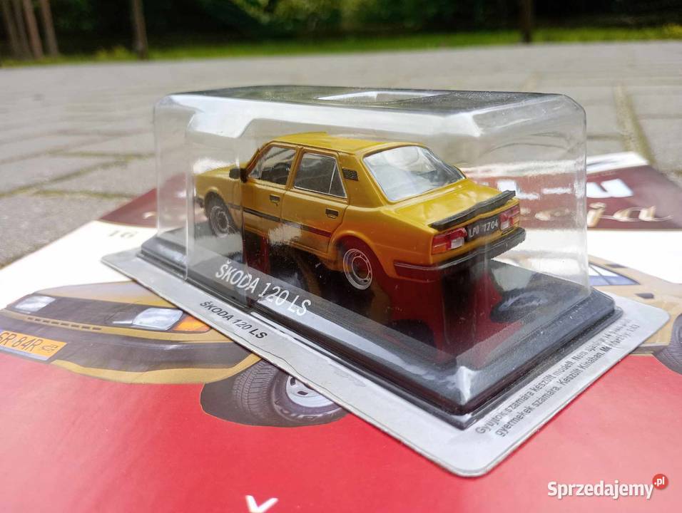 SKODA 120LS złota kultowe auta PRL kolekcja Warszawa