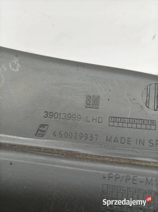 SCHOWEK PRAWY PASAŻERA DESKI 39013999 Opel Corsa