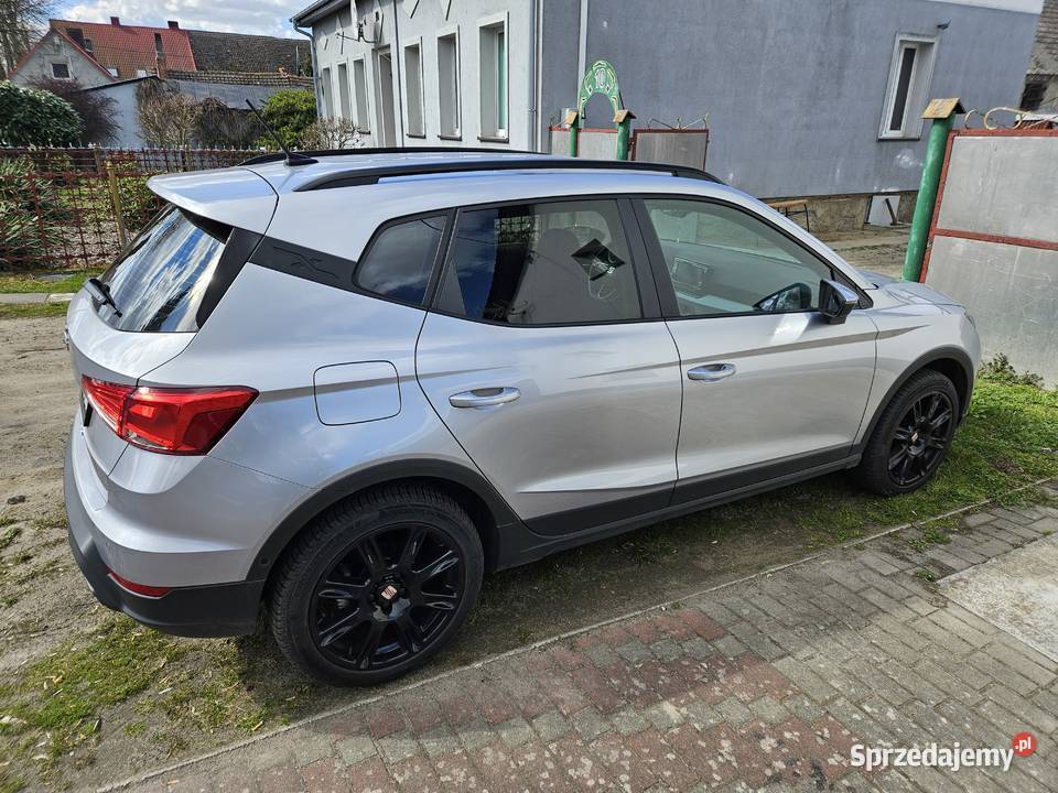 Seat Arona piekny bogate wyposażenie mały Arona Barlinek