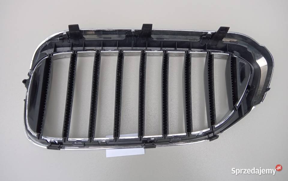 NERKA GRILL ATRAPA CHŁODNICY PRAWA BMW 5 G30 G31 osobowe Nowy Tomyśl