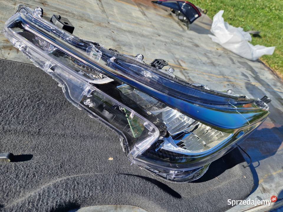 Toyota Corolla E210 E21 HB Kombi reflektor Full Mielec