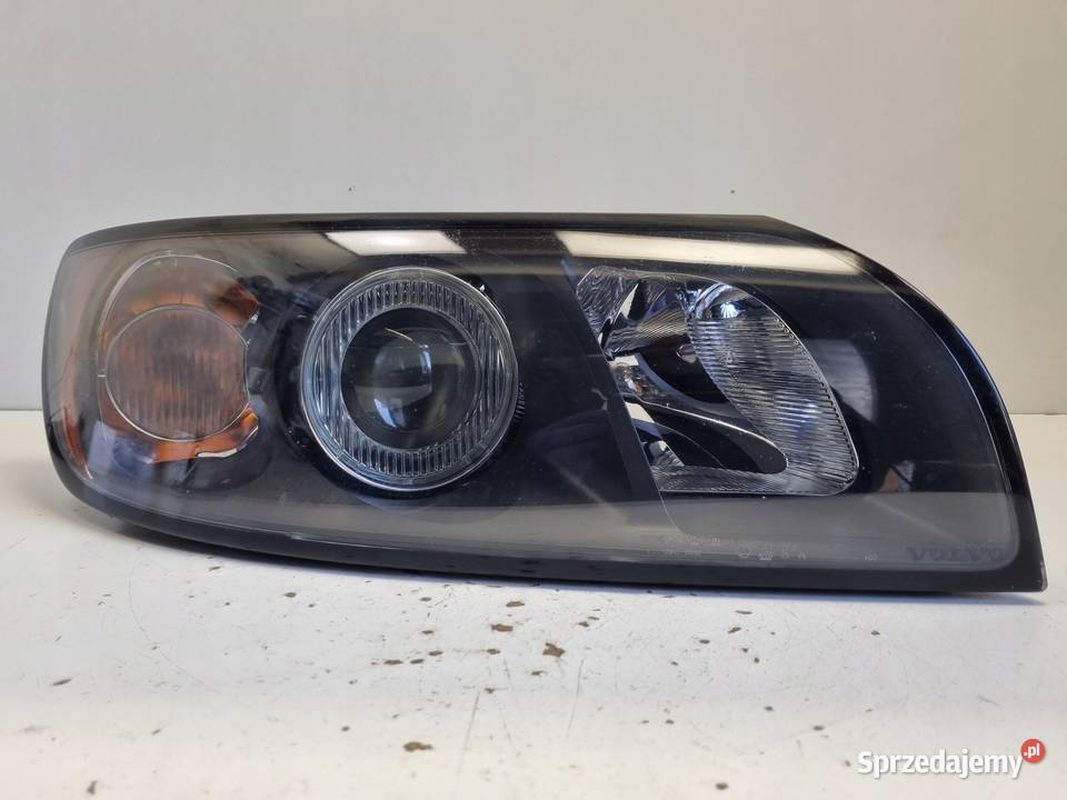 Volvo V50 S40 II PRZEDNIA LAMPA PRAWA prawy osobowe Janów