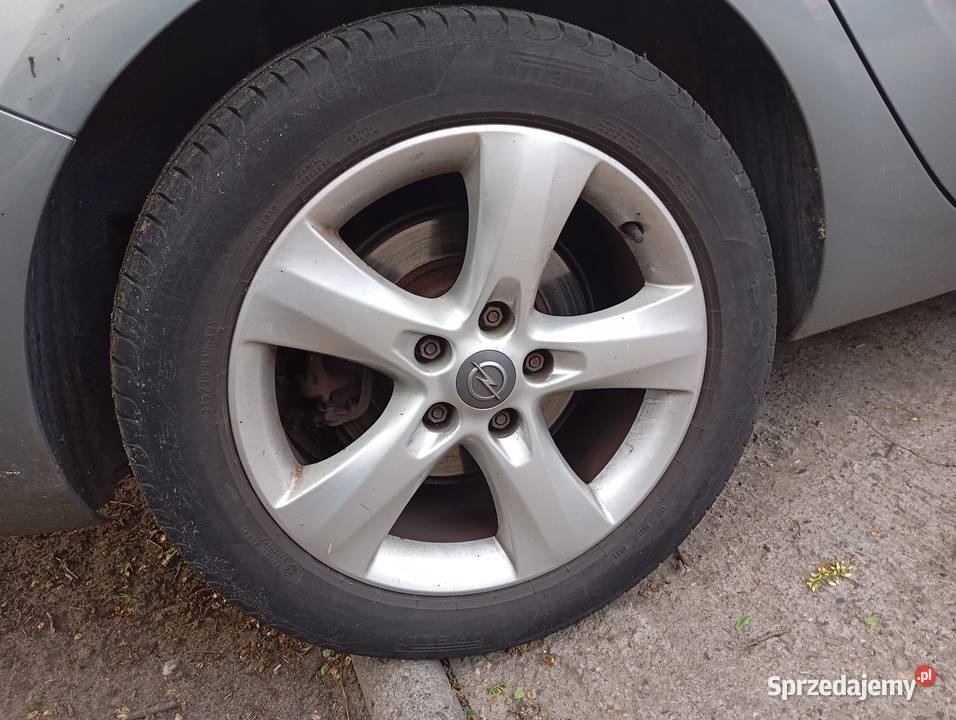 Auto idealnie sprawdzi się zarówno rodziny i na 110KM Astra Wrocław sprzedam