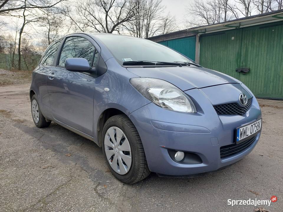 Toyota Yaris MR09 2010 poliftsilnik manualna Zielonka