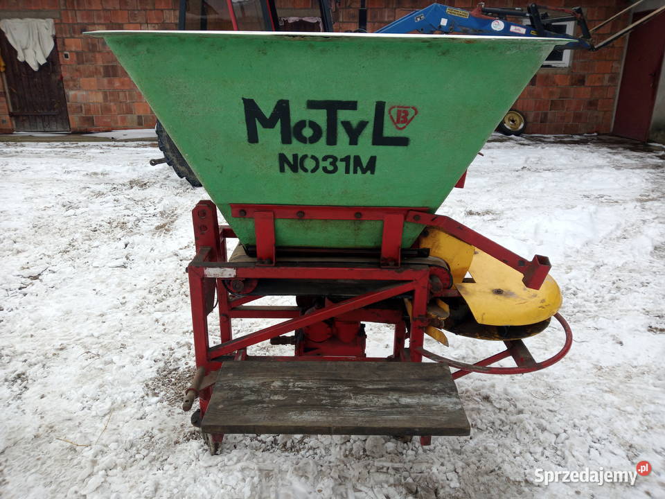 Rozsiewacz do nawozów i wapna MOTYL 400l Mykanów