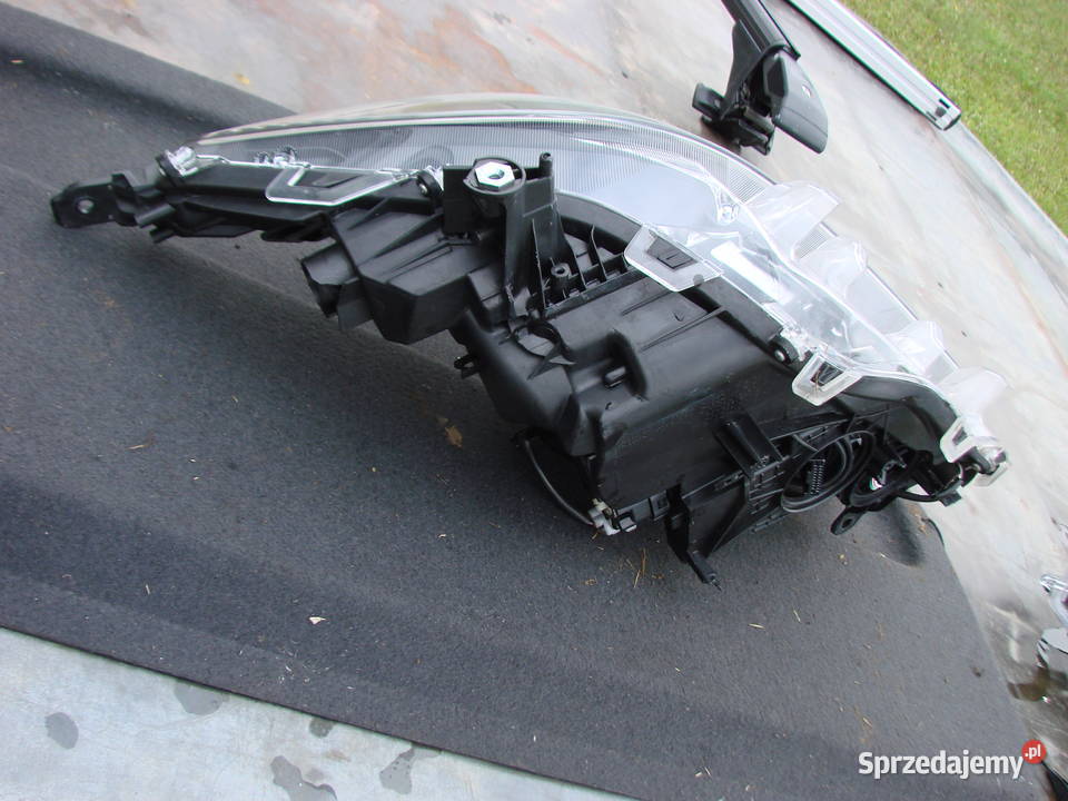 Toyota RAV4 RAV4 V reflektor LED ORG KPL osobowe podkarpackie Mielec