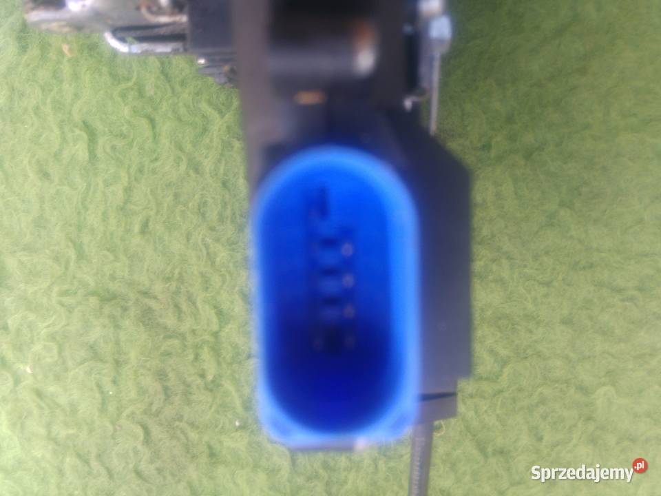 Skoda OCTAVIA 2 II zamek drzwi 3D1837015AB lewy Dębno