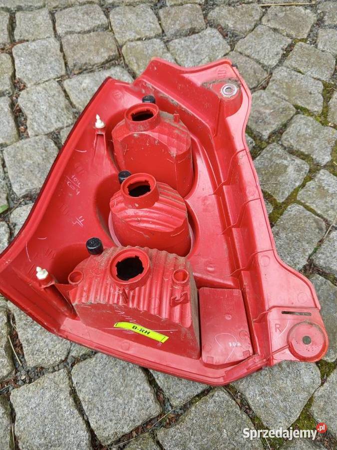 Lampa tylna prawa nissan pixo Suzuki alto