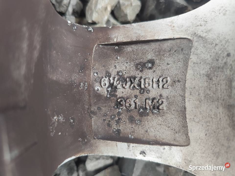 Felgi aluminiowe 15 Zaczarnie