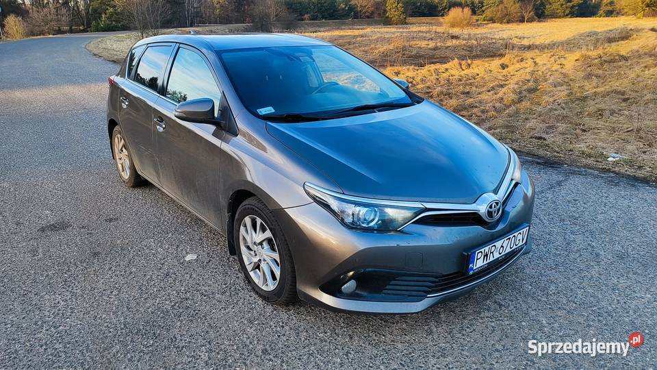 Toyota Auris II 16 HB mega wyposażony tanio 1600cm3 Auris Orzechowo