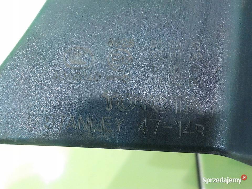 TOYOTA PRIUS II 15 VVTI 07r HB 5D lampa prawa mazowieckie Suków