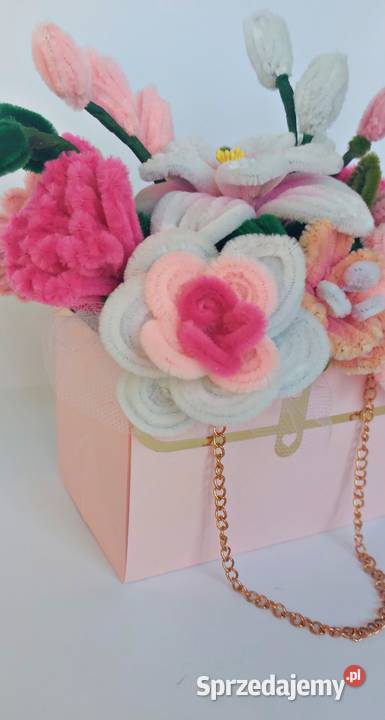 Flower box bukiet kwiatów kompozycja kwiatowa Trzebnica