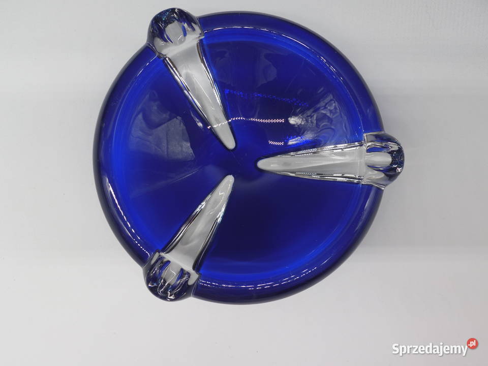 Popielniczka ze szkła kobaltowego lata 70 Raszków
