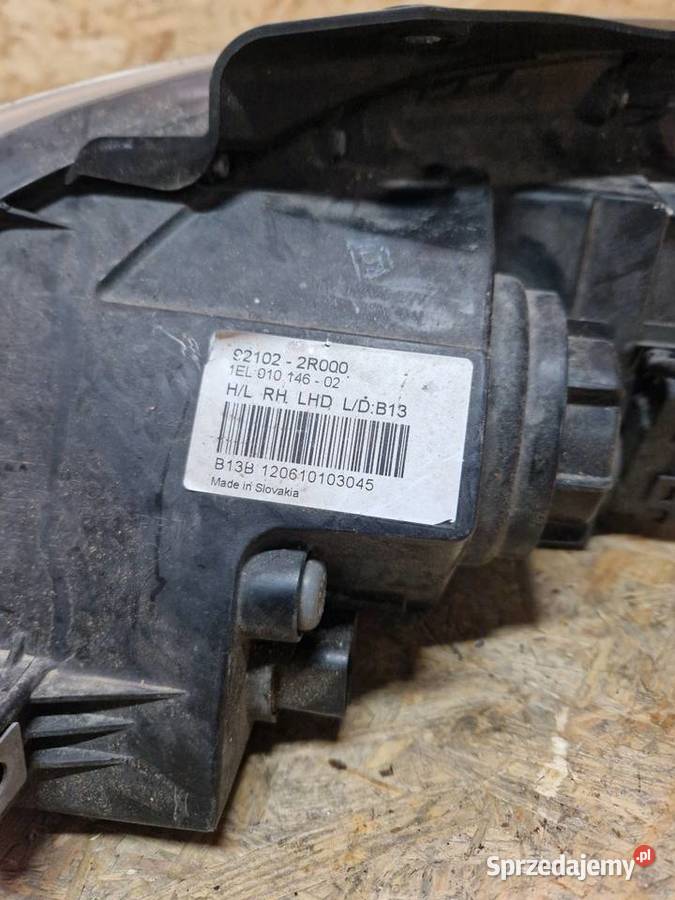 Hyundai I30 Lampa prawy przód 921022R000 Europa Złotoryja sprzedam