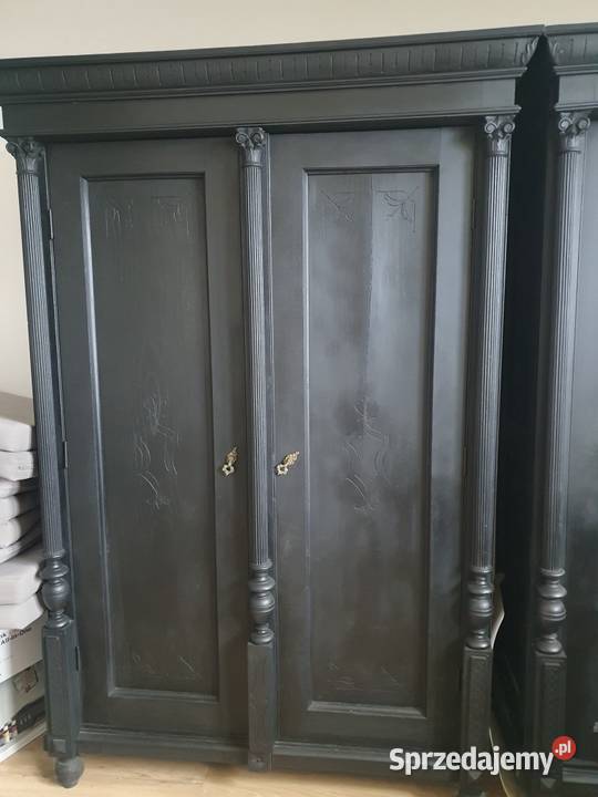 Przedwojenna szafa i Obraz Olejny