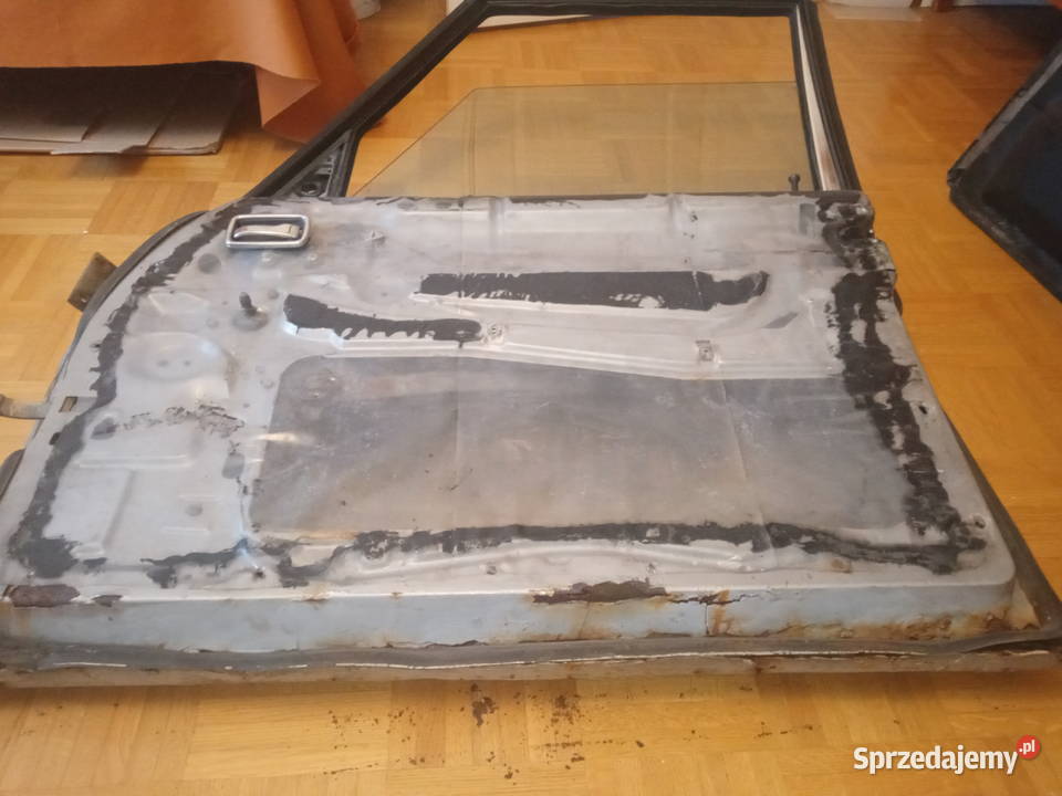 Mercedes W115 W114 drzwi prawy przód Piastów