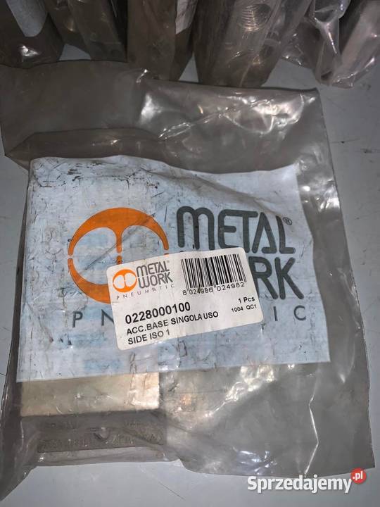 0228000100 Metal Work ISO 1 Sub Base x8 mazowieckie