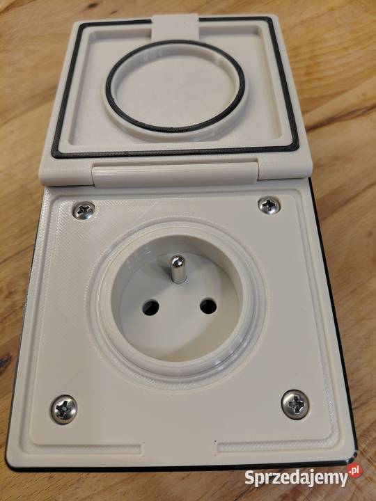 Gniazdo 230V przyczepa kempingowa kamper Wąwał