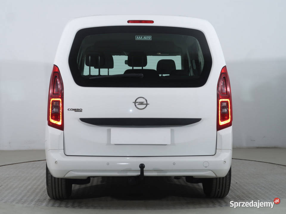 Opel Combo 15 CDTI gniazdo USB Bielany Wrocławskie