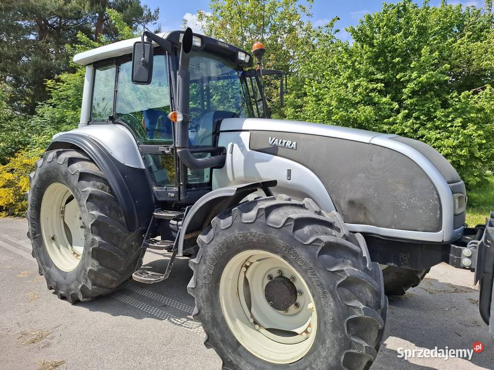 Ciągnik Valtra t120 Głuchów