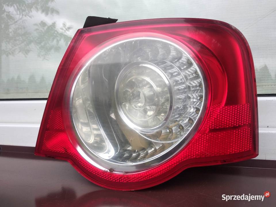 VW Passat B6 sedan lampa tył tylna prawa w Lampy tylne łódzkie Sieradz