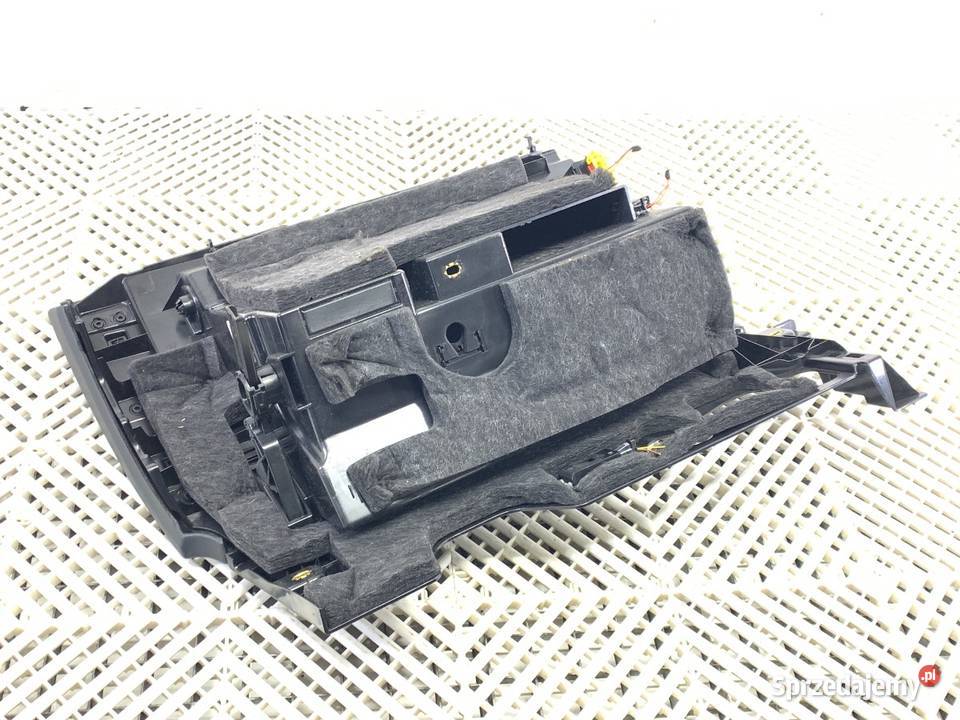 SCHOWEK PASAŻERA AUDI Q8 SUV 4M8857035 PÓŁKA