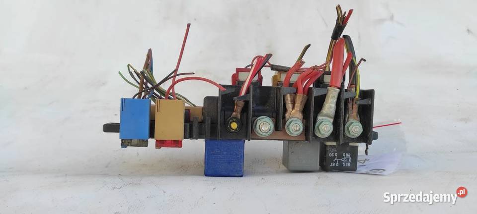 8L0 941 822 A BSI skrzynka bezpieczników GA14 Włoszczowa sprzedam